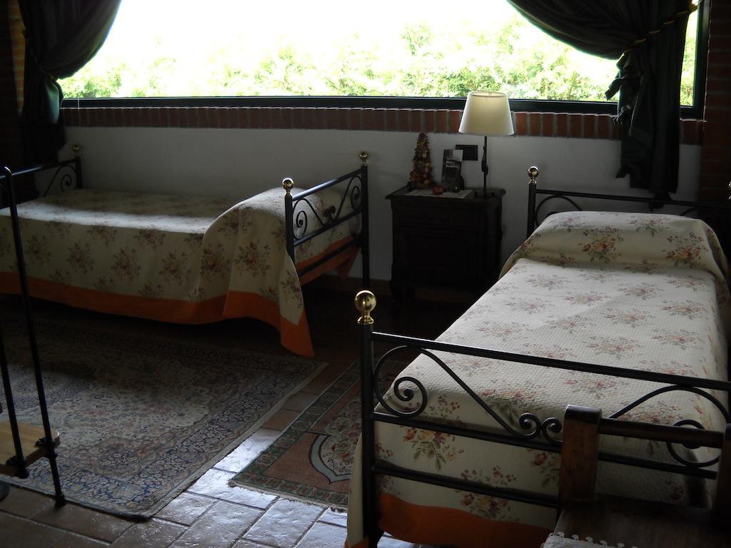 Villa Agriturismo Maiocchi Borgarello Zimmer foto