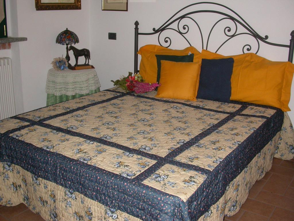 Villa Agriturismo Maiocchi Borgarello Zimmer foto